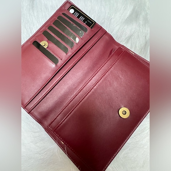 ❤️SOLD❤️Channel wallet with crossbody chain - Picture 10 of 10